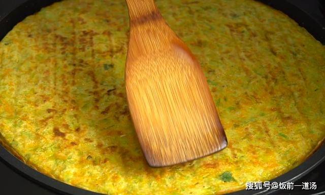 做法|夏天我家常用这种“花”做早餐，手不用沾面，做法简单，营养美味