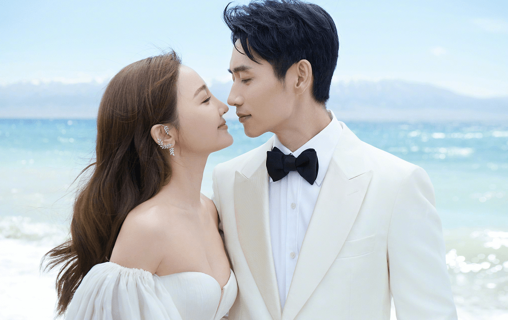 婚纱照|魏晨的妻子藏得挺深的，七夕节晒结婚照，骑着白马的老婆真娇嫩