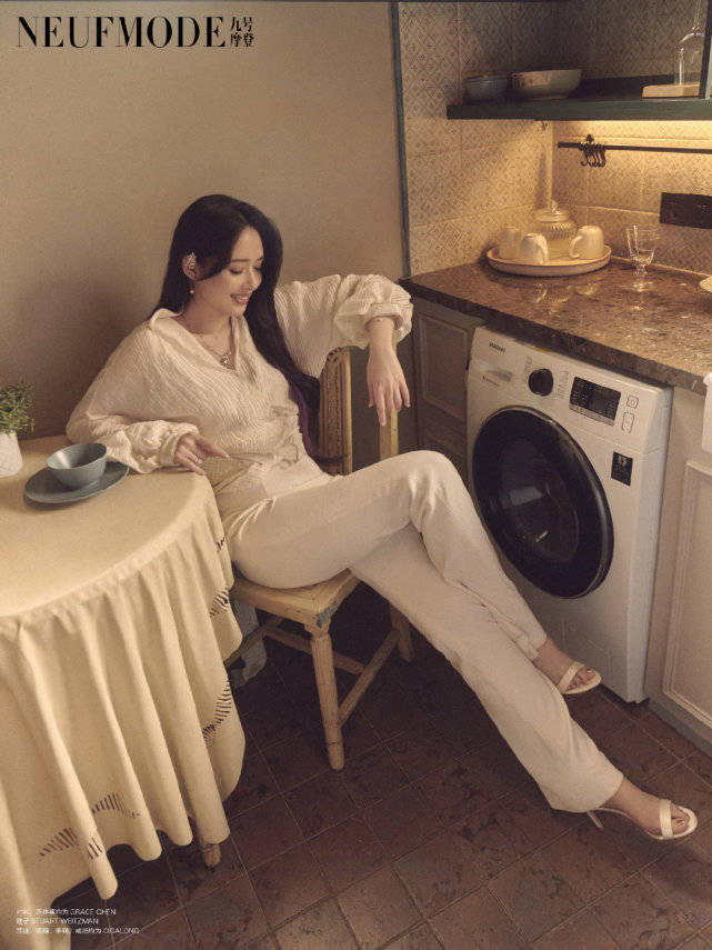 向太|小向太郭碧婷产后登大刊!穿风衣尽显豪门阔太范,向佐终于帅气了