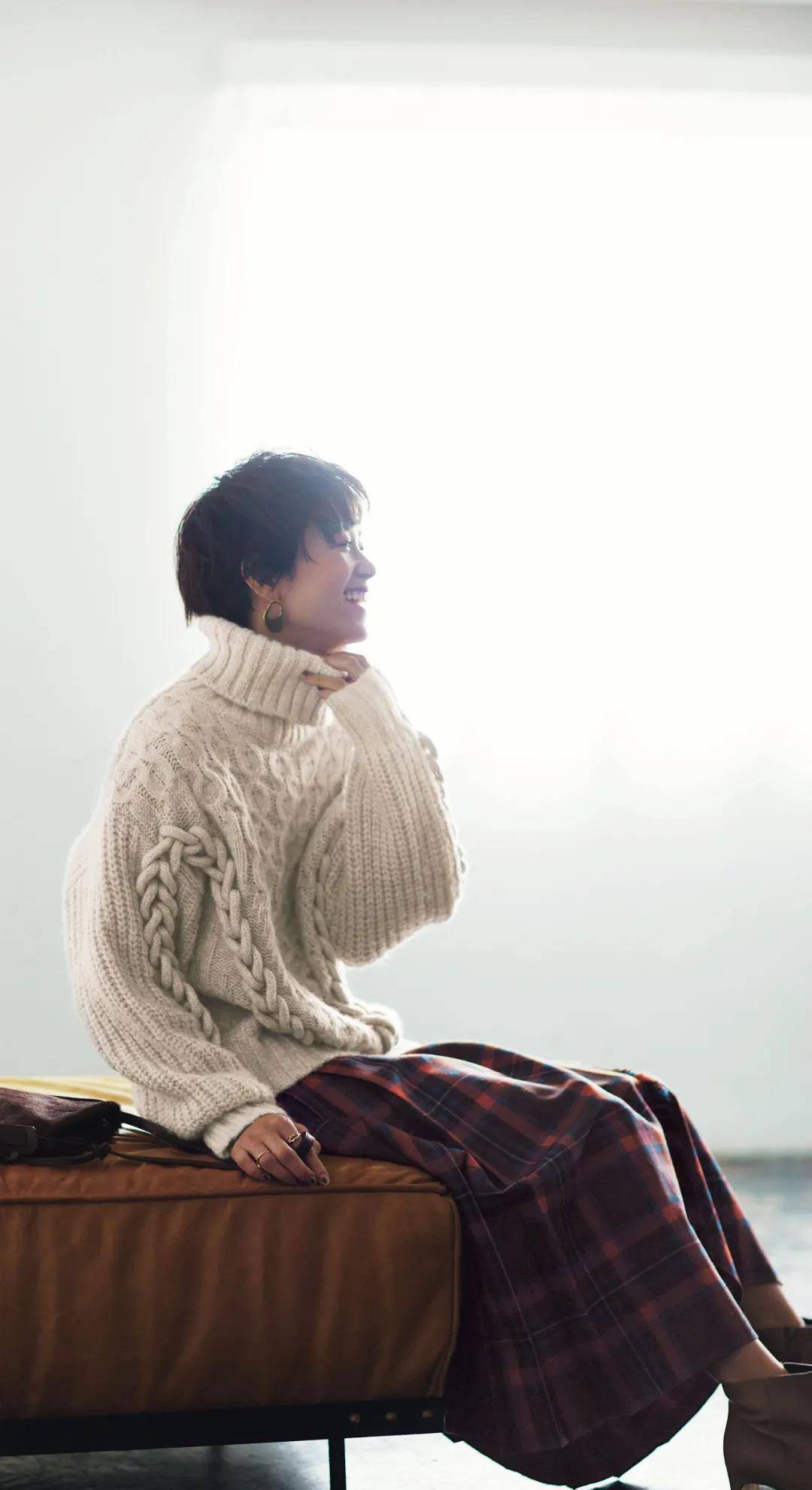 女生|早夏最适合针织衫，想要穿出日杂风效果，选款和搭配都要有技巧