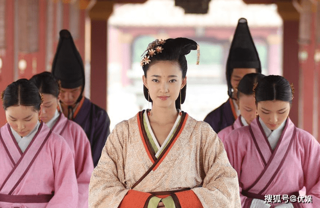 色调|从迷恋“荧光色”到爱上“高级灰”，于正剧的配色究竟经历了啥