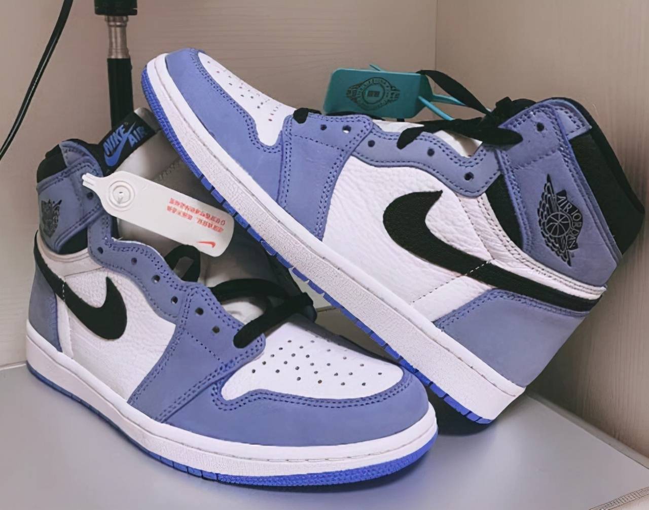 大学|aj1大学蓝,经典的鞋型融入醒目的撞色设计,aj的又一全新力作