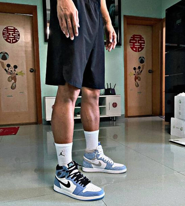 大学|aj1大学蓝,经典的鞋型融入醒目的撞色设计,aj的又一全新力作