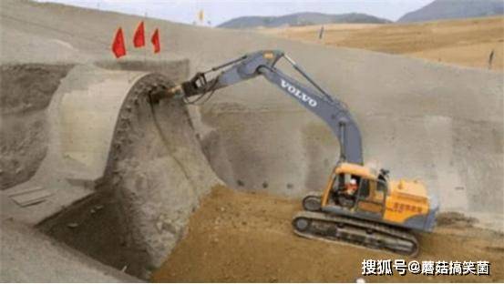 中国一隧道3年才挖4米，印度想嘲笑，英国却竖起了大拇指