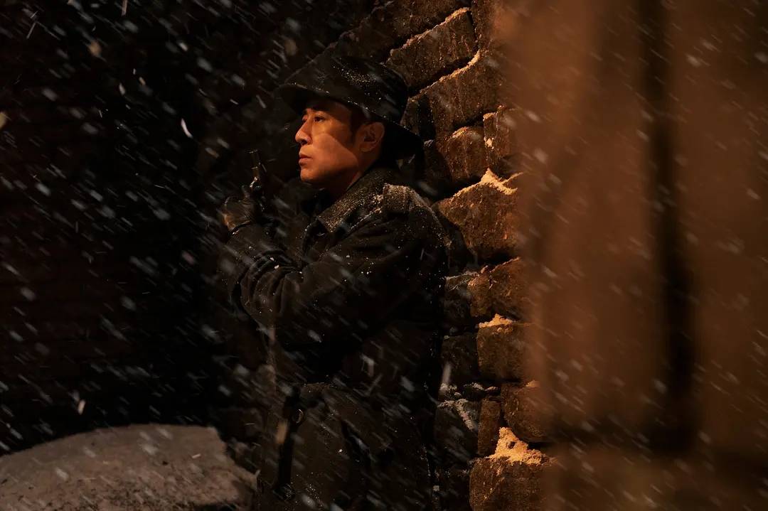 于和伟|《悬崖之上》张译受尽折磨,朱亚文誓死护友,于和伟“冷眼”旁观!