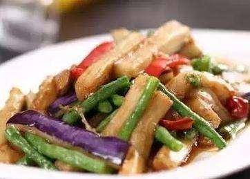 长豆角怎么腌制的 231821f939354737b39f5d403d8f7f62.jpeg