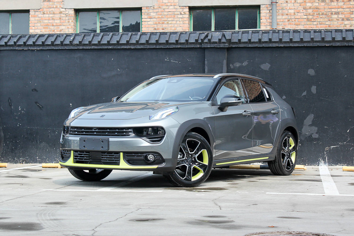 外观颜色调整配置升级2022款领克02到店实拍