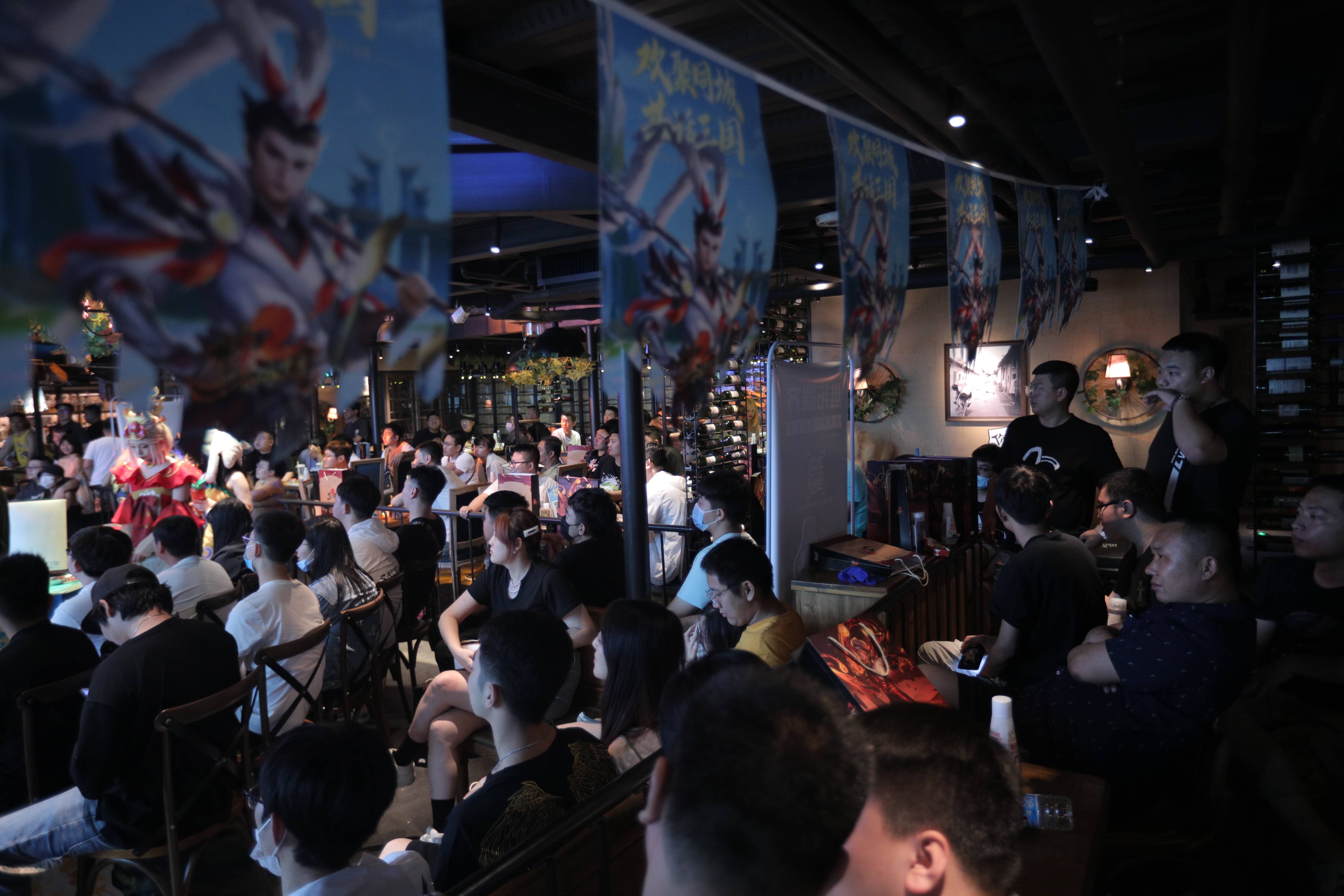 椰泰梦三国2举办12城线下见面会