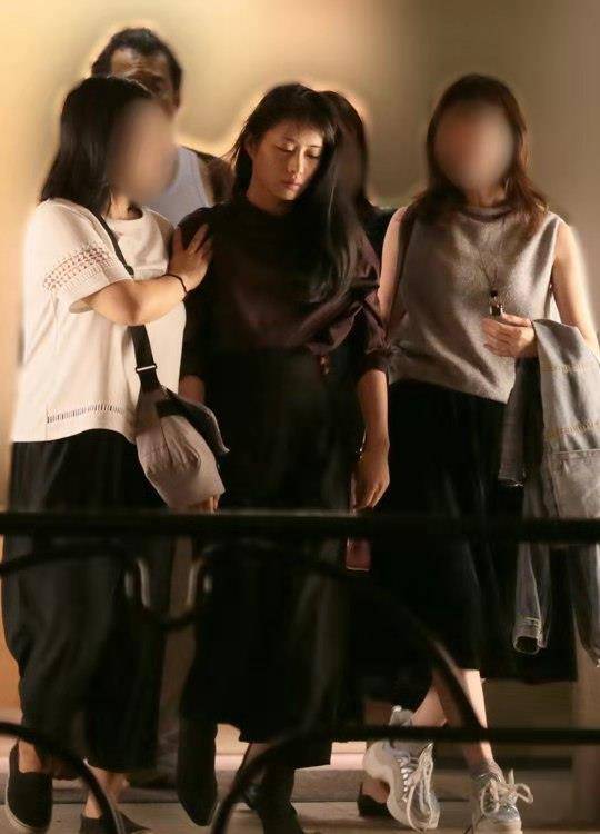 身材|难怪男生喜欢石原里美，连喝醉都超可爱，软萌穿搭令人毫无抵抗力