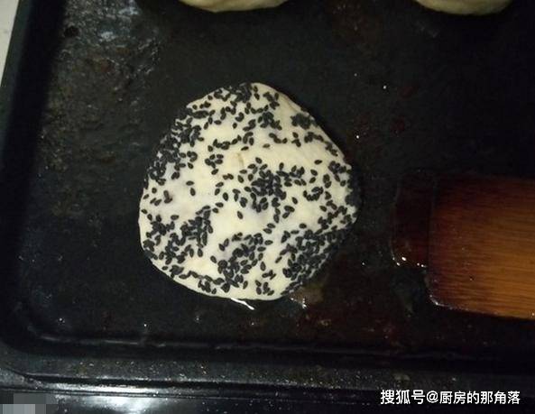 花椒|开学季营养早餐，就吃猪肉馅饼，皮薄馅香味美，让孩子爱上吃早餐