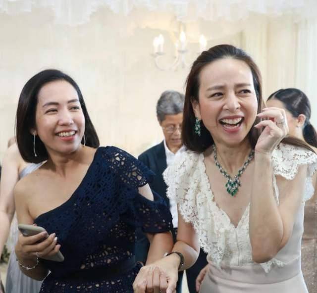 富婆|难怪泰国王后视她“眼中钉”！华裔富婆穿长裙太惊艳，钻戒直晃眼