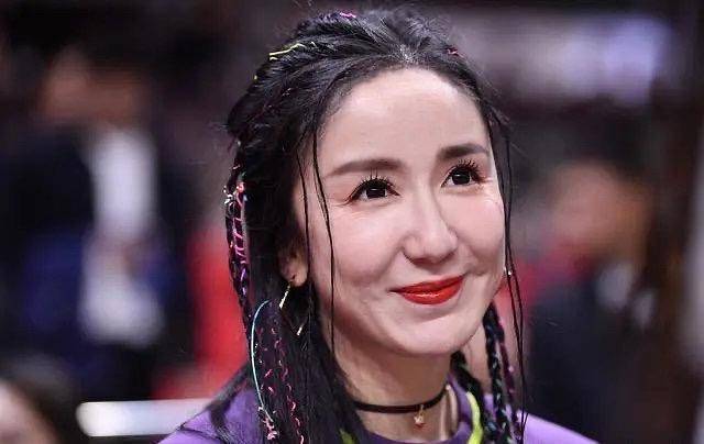 缺陷|鞠婧祎自拍从不露右脸，罕见右脸照曝光，原来是为了遮掩颜值缺陷