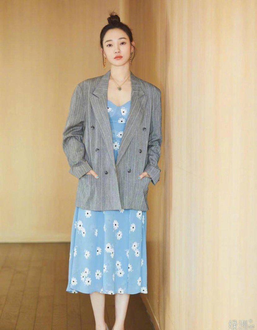 设计|36岁白百何豪气!自拍秀时髦却暴露豪宅一角,一面镜子要近7万