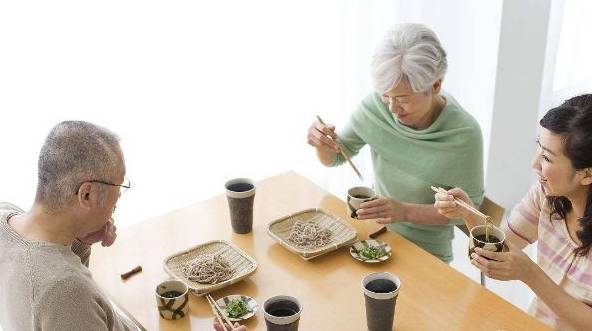 错误|肾病患者常犯的两个错误，使尿蛋白、肌酐总是得不到有效控制