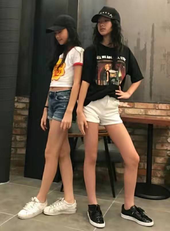 黑色|小S大女儿晒美照！15岁穿露脐装搭高腰裤秀身材，天生高级脸