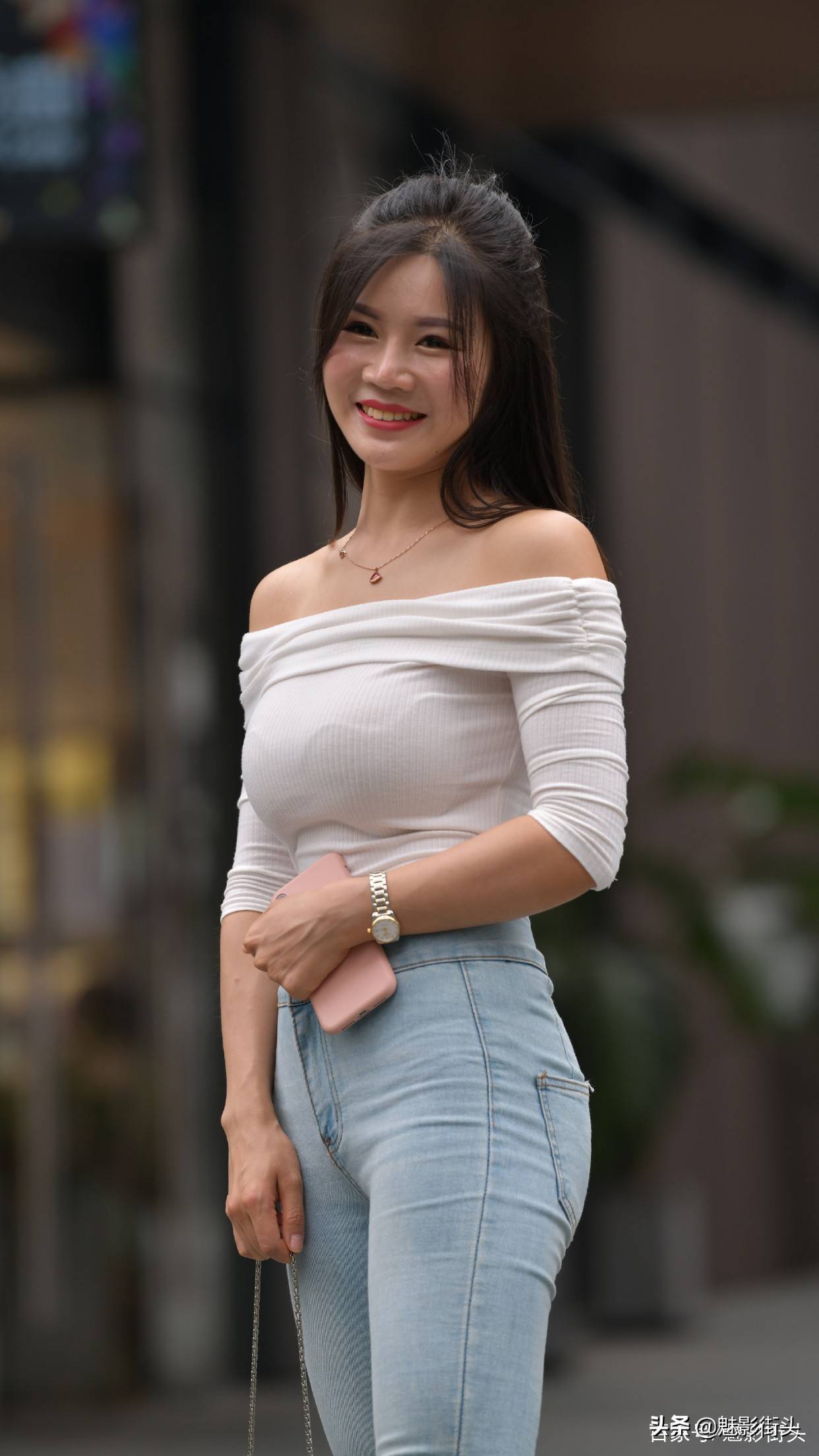 喇叭裤|小个子女生长裤怎么选？高腰喇叭裤+高跟鞋，轻松告别小短腿