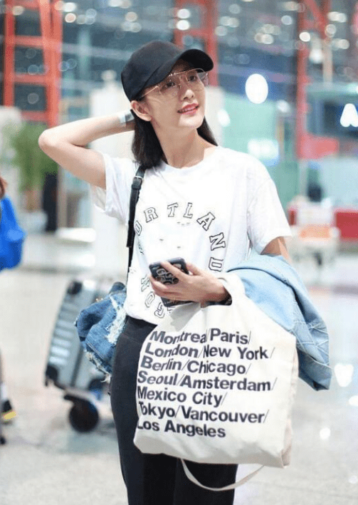 气息|又被杨颖的细腰折服了！袖子和衣身“一样宽”，依然能穿出瘦削感