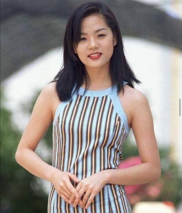 后首|41岁蔡琳单身后首晒母子照，跟儿子嬉戏，昔日辣妹穿衣变贤惠