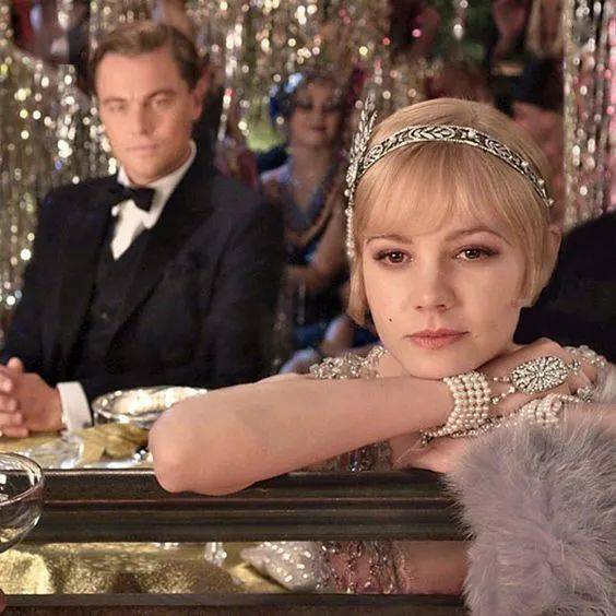 凯利·奈特利|这条裙子，从盛夏美到早秋