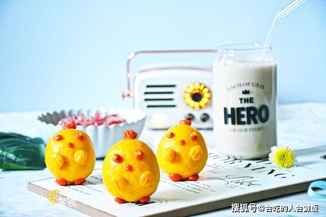 面團|松松軟軟，就和蛋糕一樣，小雞仔饅頭，手掌那么大，好吃好看