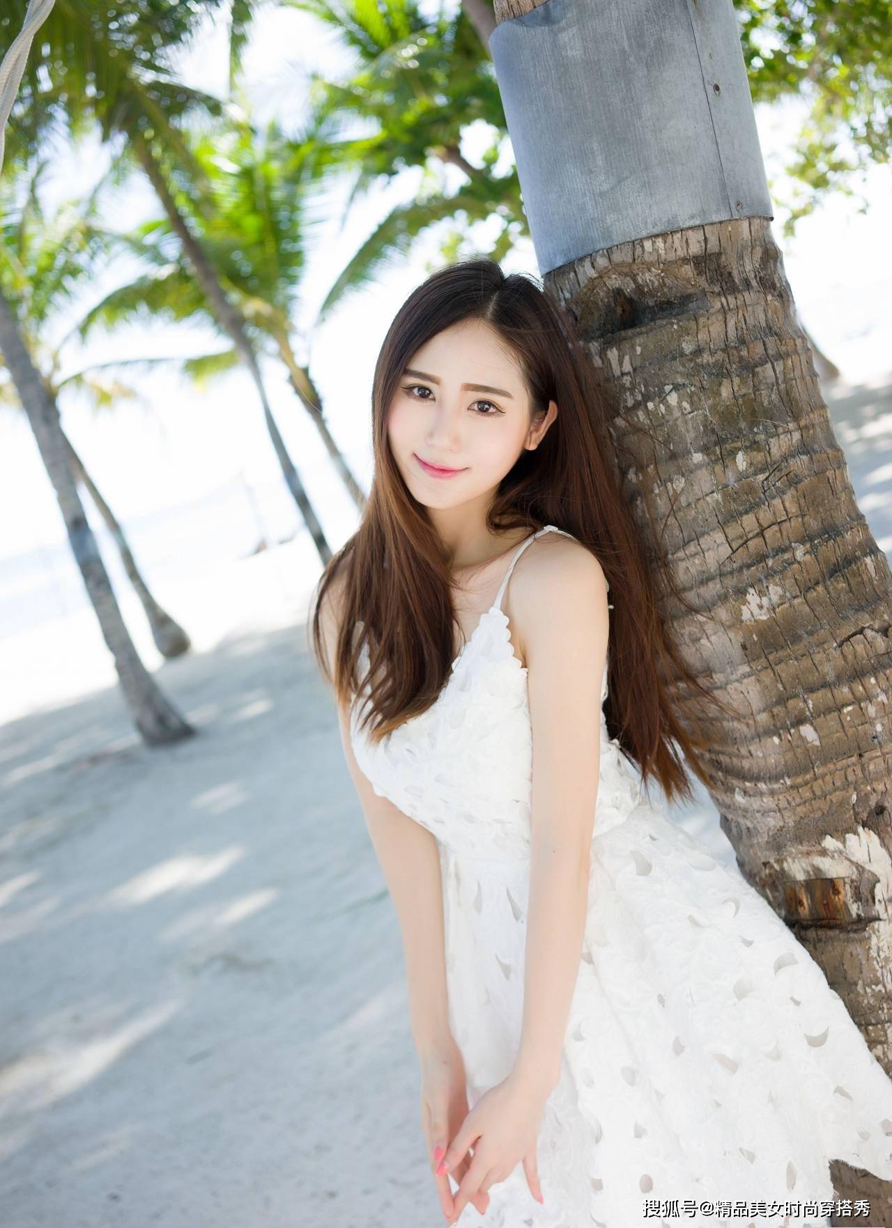 一身|集清纯、甜美、可爱于一身的白色吊带连衣裙，穿起来还很优雅时尚