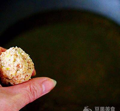肉丸|#新年开运菜，好事自然来#团团圆圆的香炸猪肉豆腐丸子