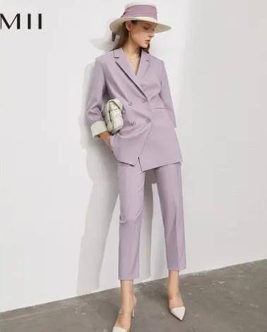 颜色|今年秋天怎么穿才能出彩？掌握这3点秘诀，不用着急买衣服