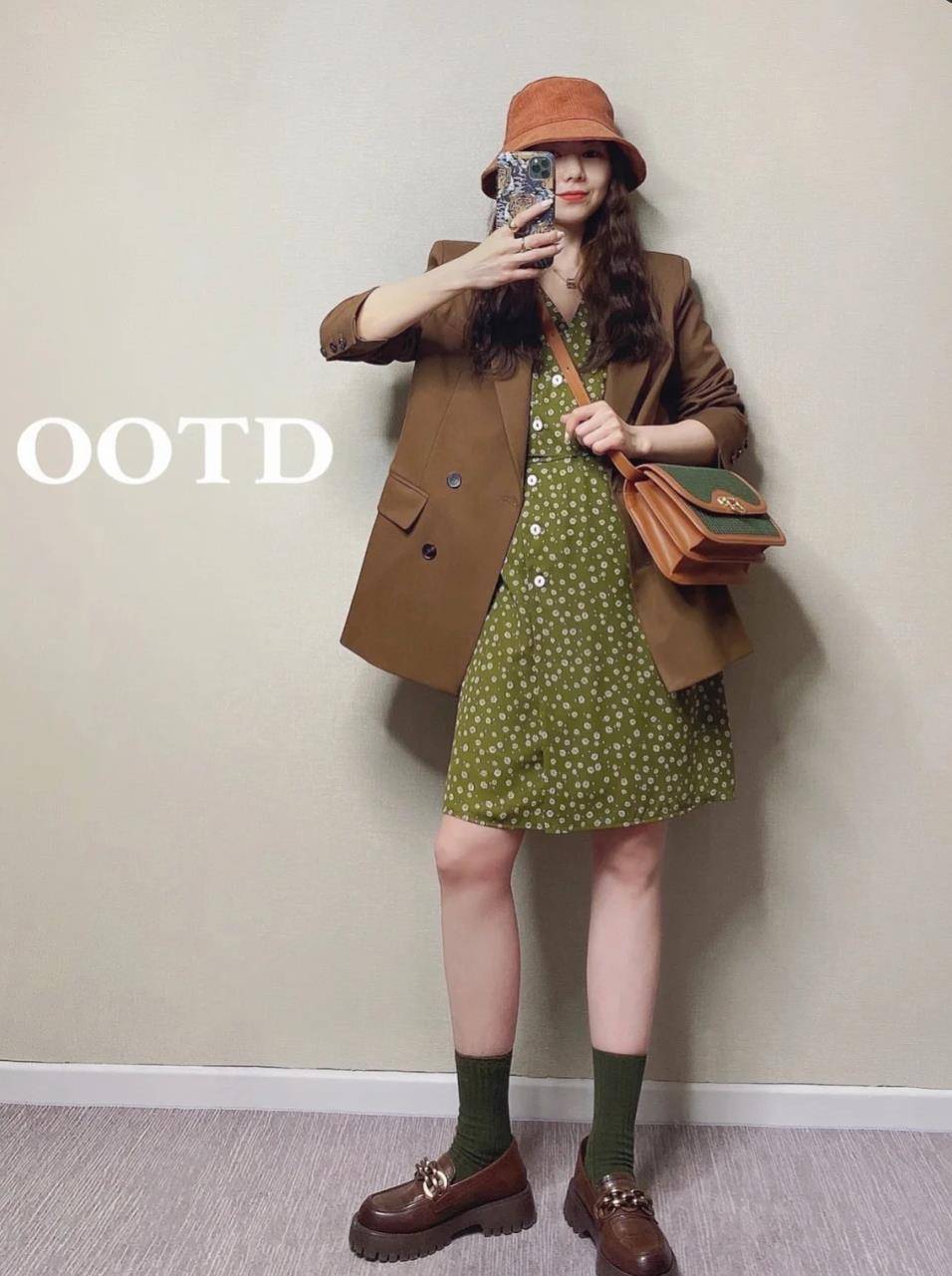 颜色|今年秋天怎么穿才能出彩？掌握这3点秘诀，不用着急买衣服