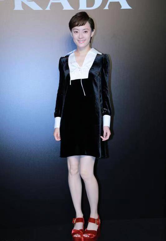 设计|有种“高级感”叫孙俪的裙子,丝绒拼接连衣裙高贵优雅,时髦精致