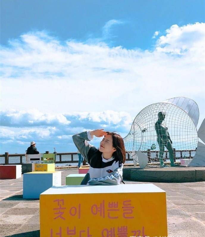 少女时代sunny旅行私服 身高155的她这样穿竟然这么美 比肩允儿 粉紫色