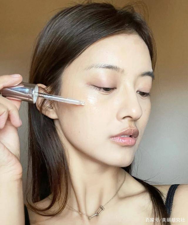 单眼皮|女人不论多大年龄，这6件事要少做，不仅影响颜值皮肤还容易下垂