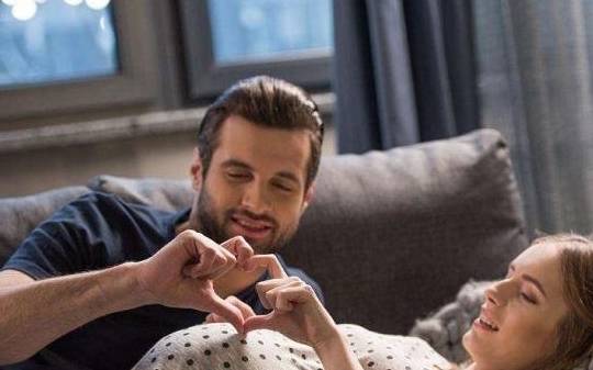 进行|怀孕期间，夫妻可以“同房”吗？医生：适当的亲热有这3大好处