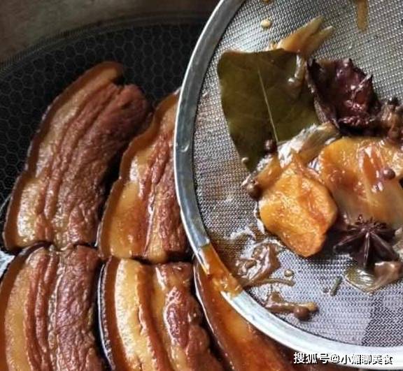 做饭吃|新来的保姆把五花肉做成这样，要求月薪8千，过分吗？