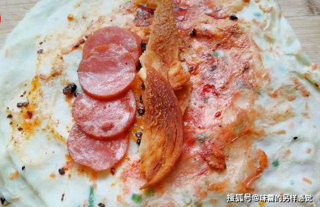 做法|自从学会鸡蛋饼这新做法，我家早餐10分钟搞定，柔软劲道凉了不硬