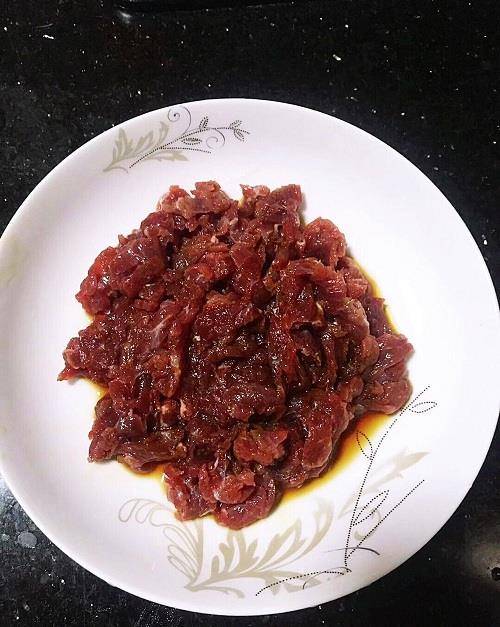牛肉怎么切丝图解 a12694025f034b8fa0605afbe98ba1b6.jpeg
