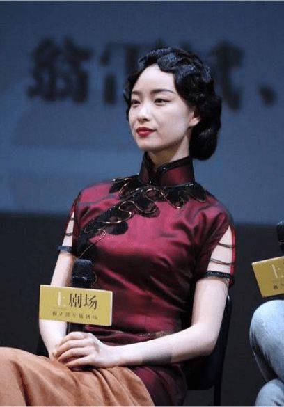 全靠|倪妮真是长了张“复古脸”,上粉下红也不招摇,全靠气质在撑着