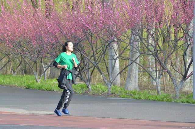 生活|公布“中年油腻女”的标志，条条扎心，若没中，祝贺，还是小仙女