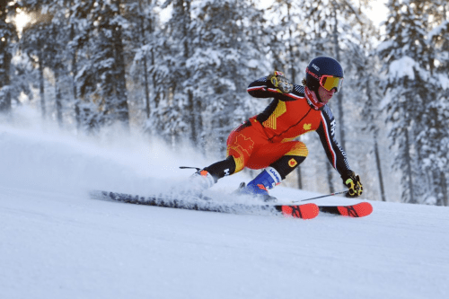 品牌|与挪威高端户外品牌HELLY HANSEN 一起驰骋雪场