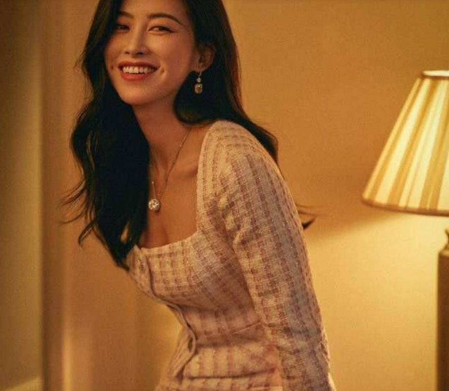 朱珠|朱珠晒出自己的怀孕照，连衣长裙气质感爆棚，越来越有女人味