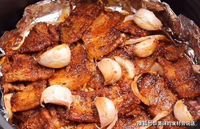 做法|五花肉不要红烧了，教你一个创意做法，一次做2斤，实在太解馋了
