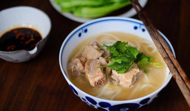 炖排骨用什么配菜好吃 33d87ea05b204f658157dbc7056c247a.jpeg