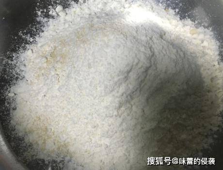 做法|早餐别吃油条了，教你新做法，手不沾面，香酥鼓大包，20分钟上桌