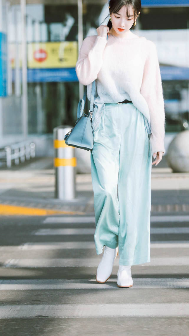 牛油果|拯救黄黑皮妹子的救星！绿色系单品白成一道光，选对款式更好驾驭