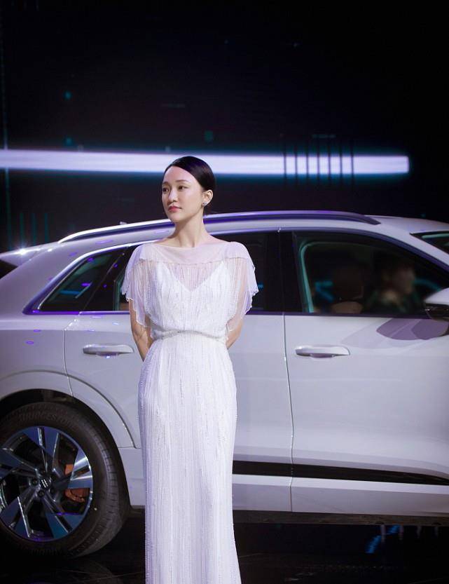 身材|“周公子”周迅身材真挺好，身姿挺拔有气质，看起来好有女人味