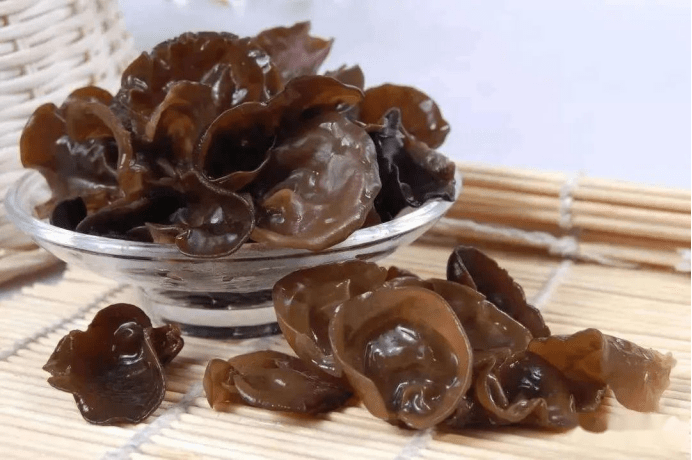 进行|50岁男子，查出肝癌后两月离世，医生：常吃“两道菜”，或是自毁肝脏