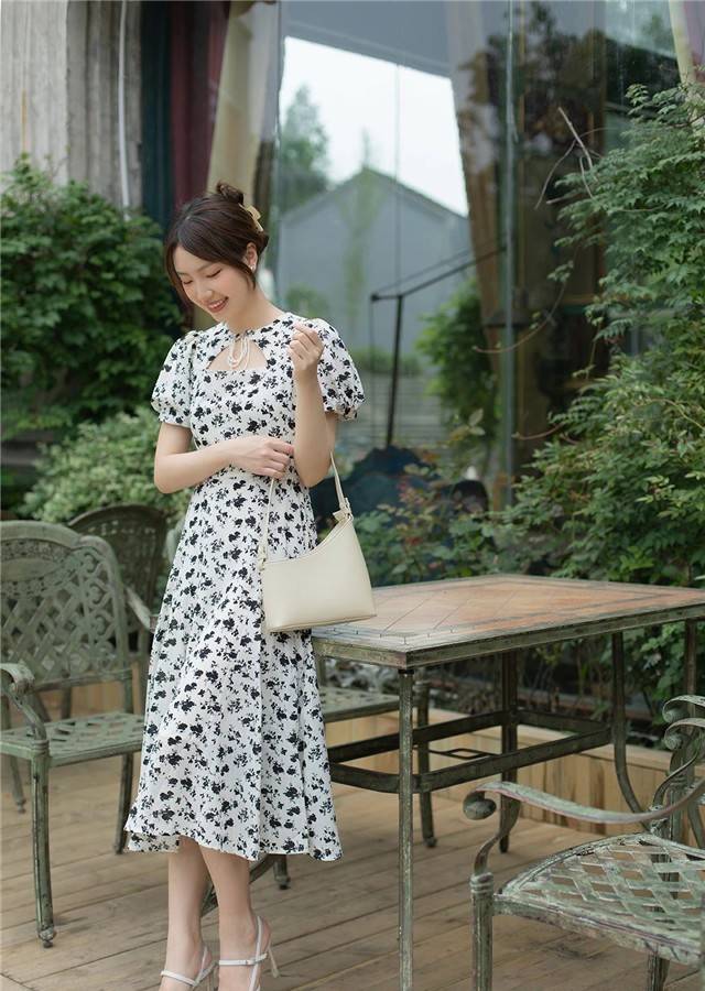 曲线|夏季的鞋子搭配要以舒适和清爽为主