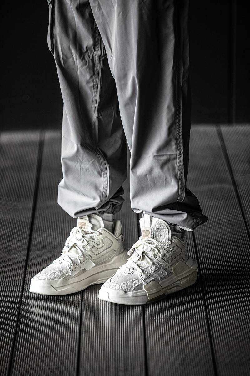 密码|限量 2002 双！「财神爷」最新签名鞋市价翻三倍！财富密码又回来了！