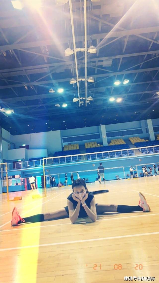 因为|地表最强孕妈！陈意涵挺二胎孕肚运动，多角度展示一字马状态赞爆