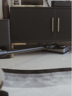 边边角角|不会吧?还有人在用传统工具清洁地板吗?