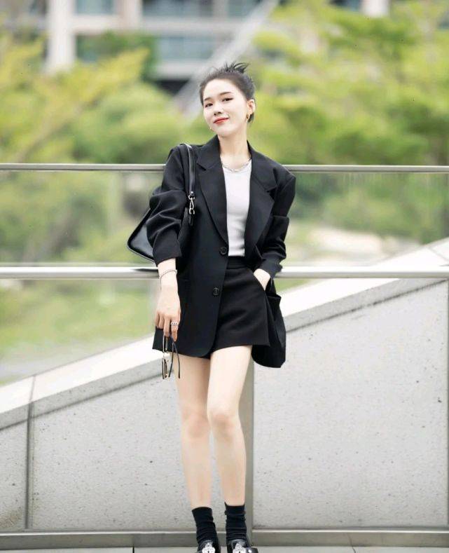服装|小个子女生的早秋穿搭怎么穿才好看？学会了穿搭技巧，温柔又显高